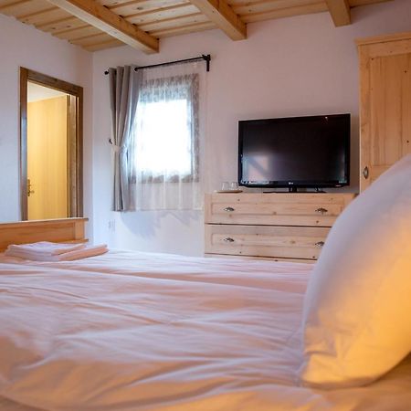 Pepi Vendeghaz - Casa De Oaspeti Pepi Joseni  Extérieur photo
